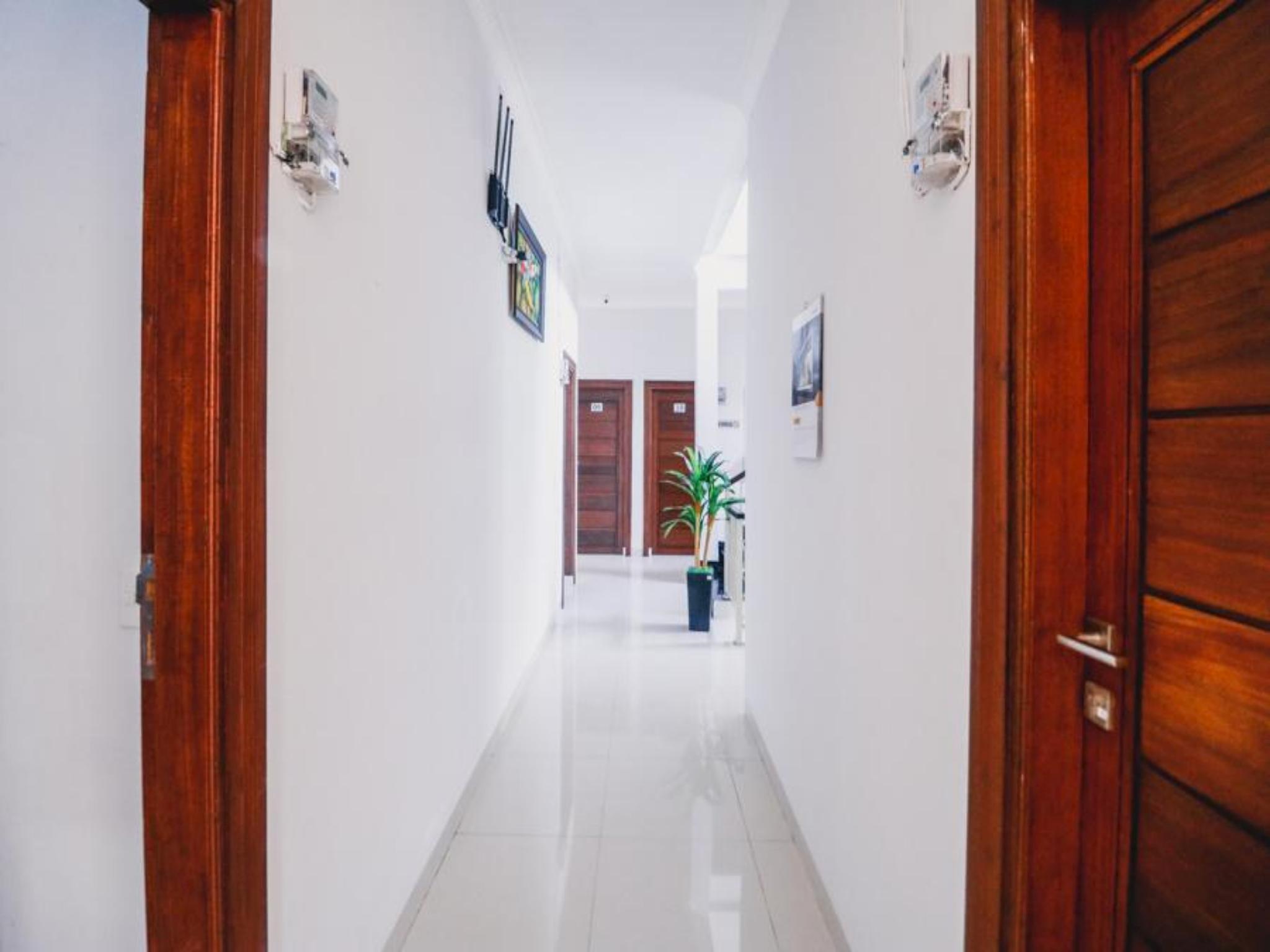 Reddoorz Near Hermes Place Polonia Медан Екстериор снимка