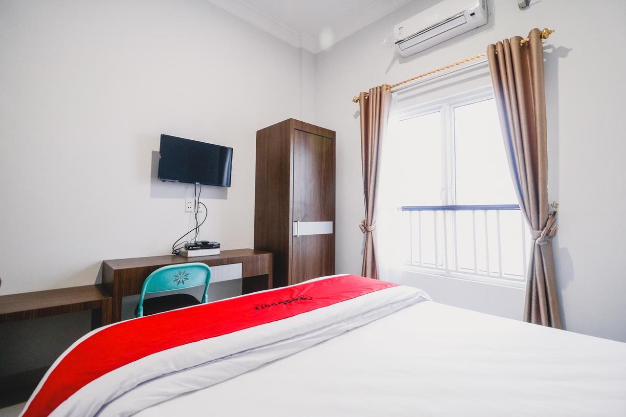 Reddoorz Near Hermes Place Polonia Медан Екстериор снимка