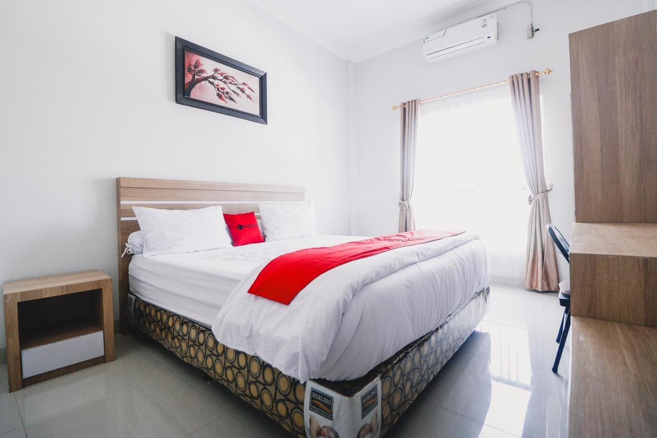 Reddoorz Near Hermes Place Polonia Медан Екстериор снимка